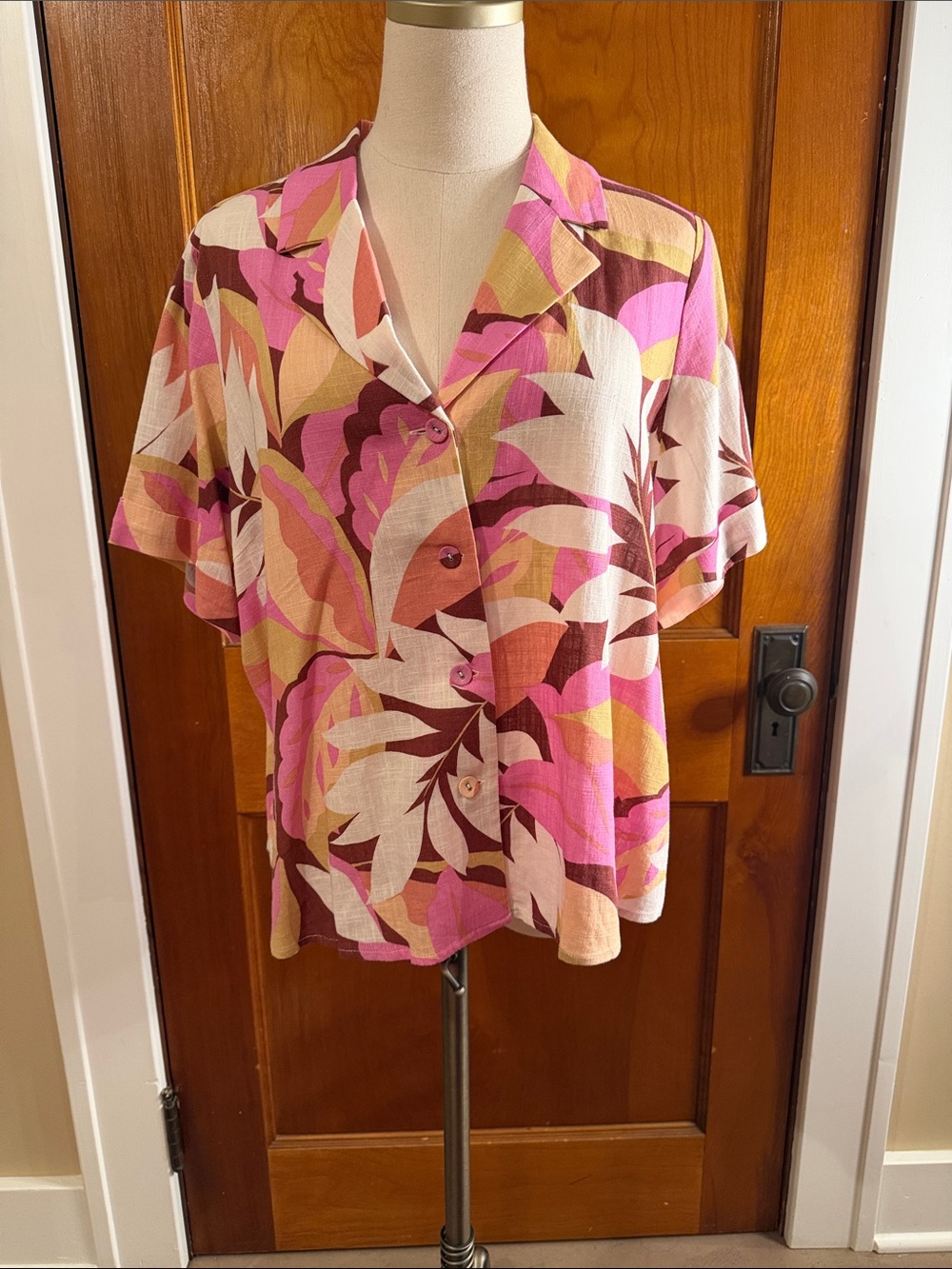 Mink Pink Women's Cali Resort Button-Front Shirt